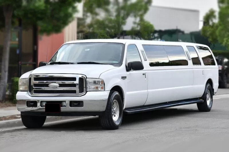 Stretch Ford Excursion #3 Exterior